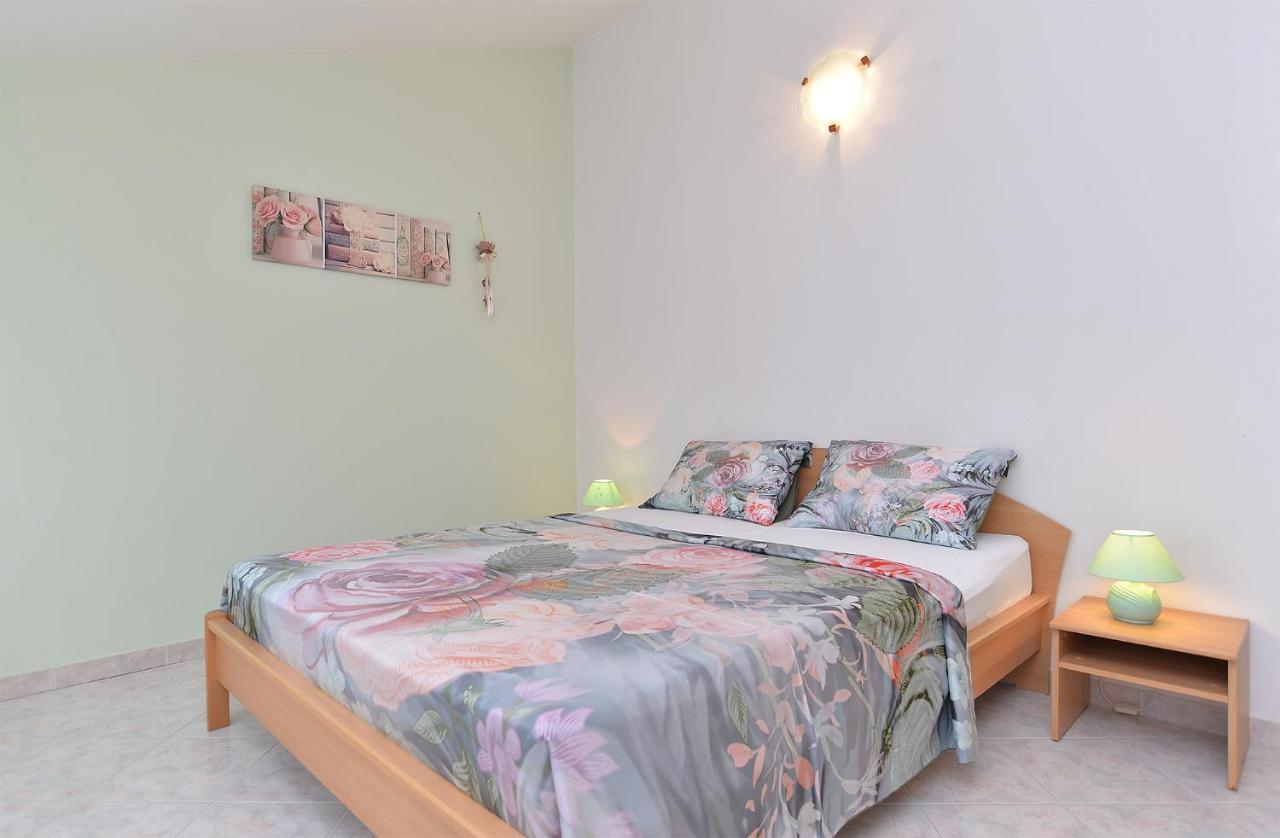 Apartments Mira 1293 法扎纳 外观 照片
