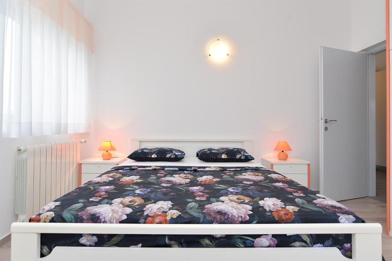 Apartments Mira 1293 法扎纳 外观 照片