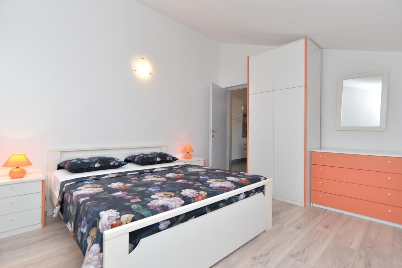 Apartments Mira 1293 法扎纳 外观 照片