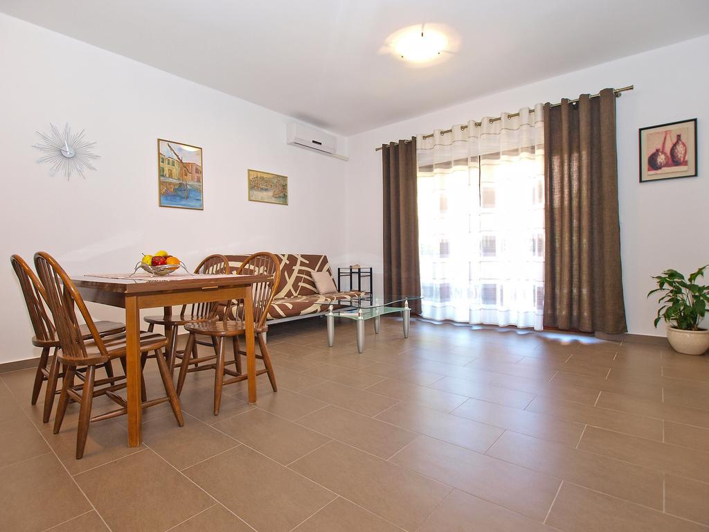 Apartments Mira 1293 法扎纳 外观 照片